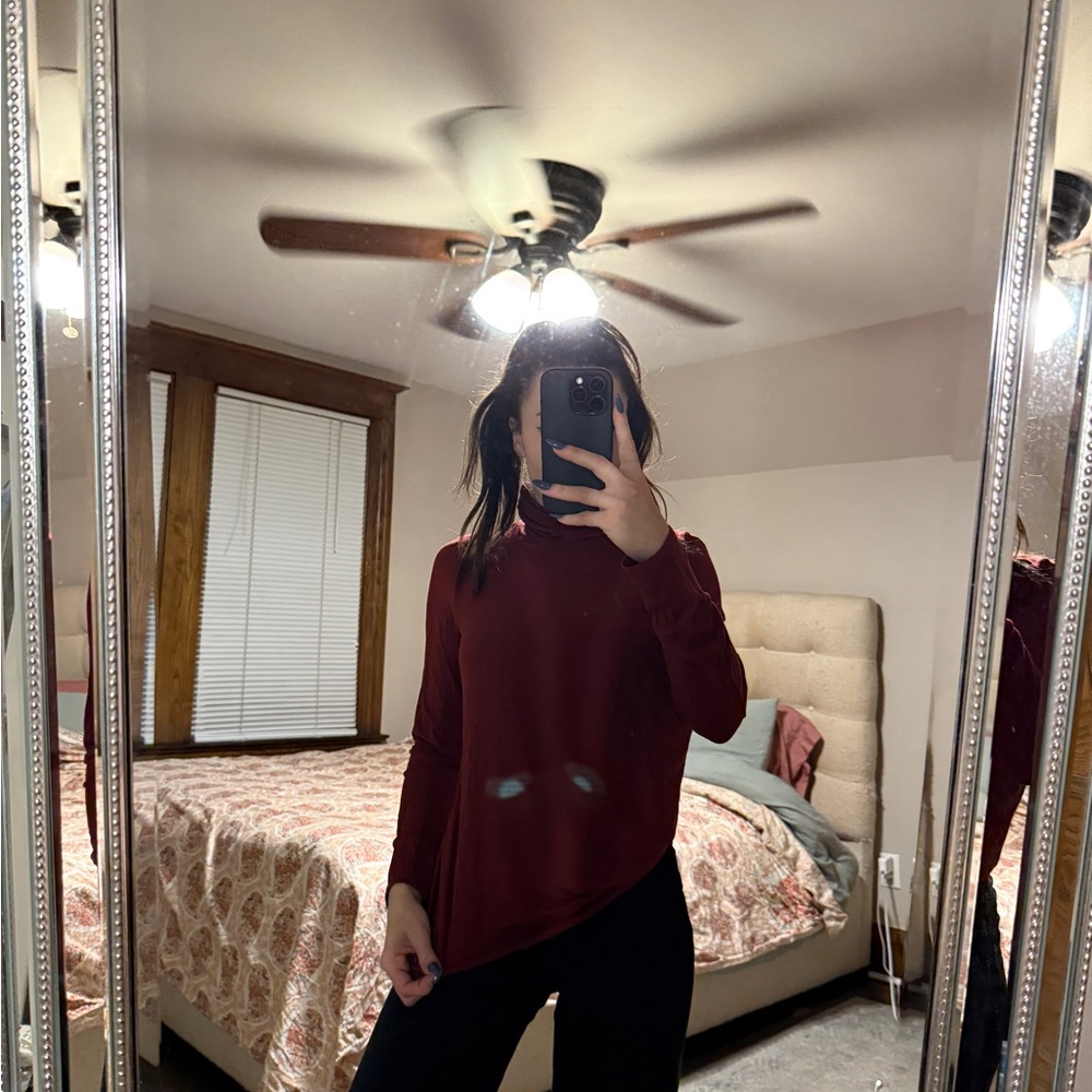 Tahari Women's Long Sleeve Tee - Burgundy